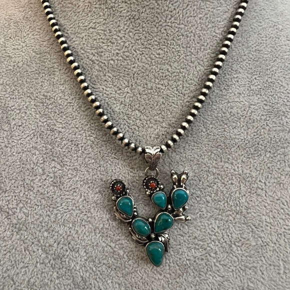 Meet your Posher, Donni - Picture 9 of 17